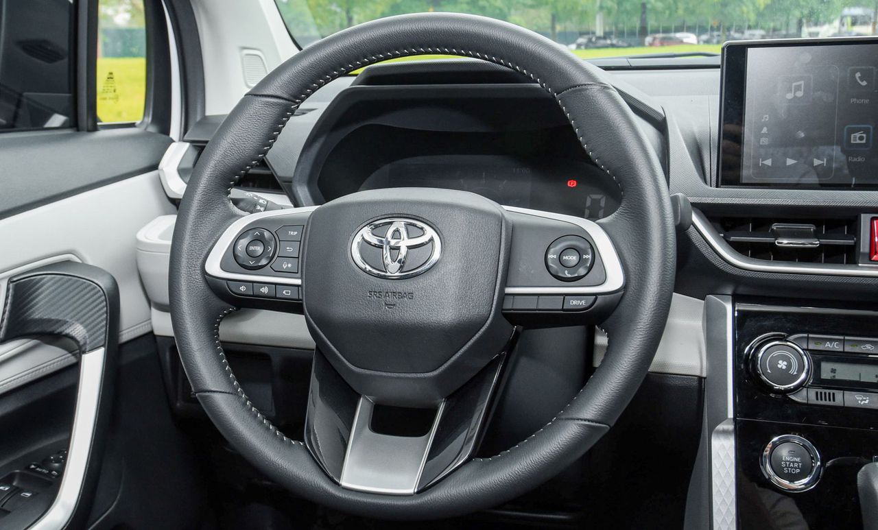 Thuê Xe Toyota Veloz Cross