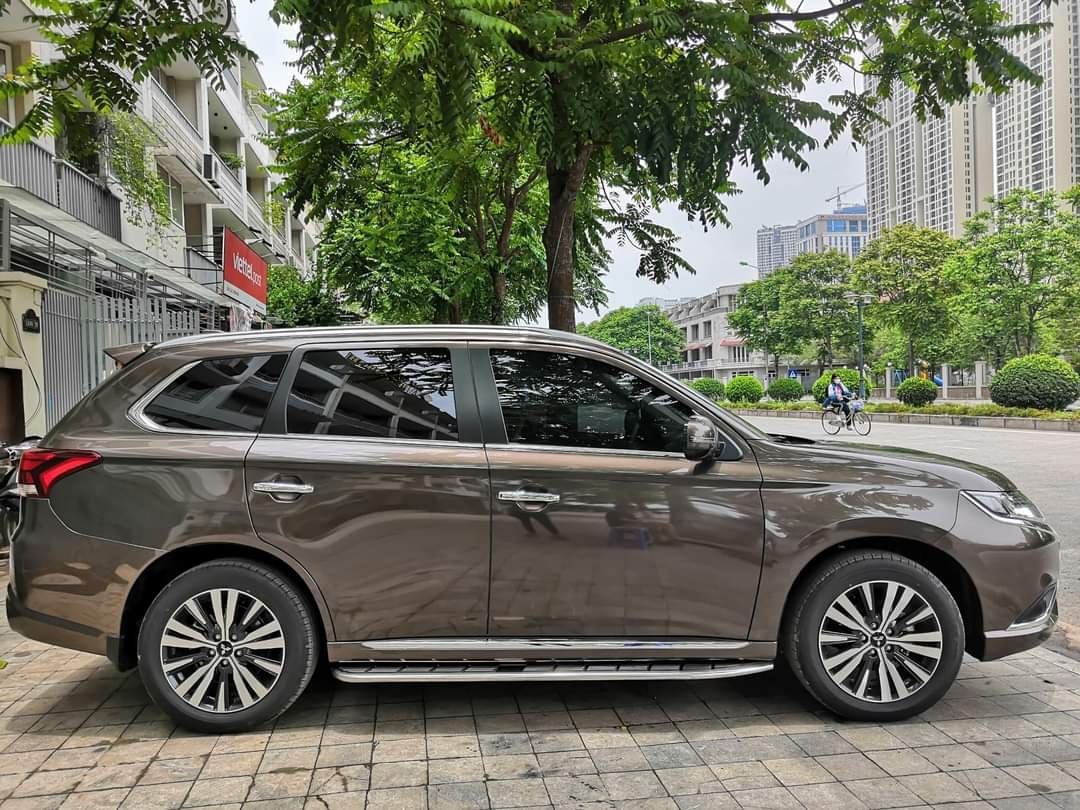 Thuê Xe Mitsubishi Outlander